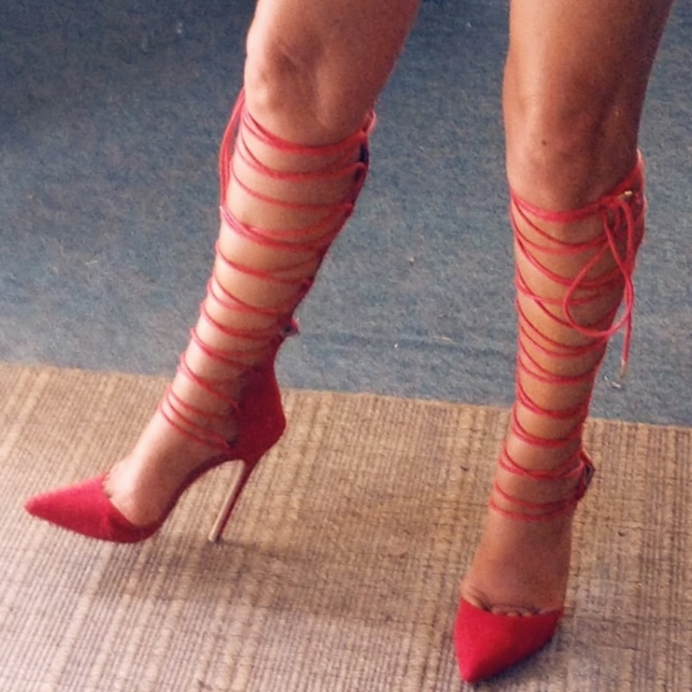 👠Red Lace Up Zippered Heels 👠